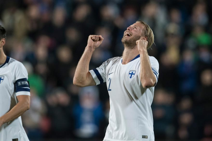 爱游戏tv-芬兰球队意气风发，冲向胜利！