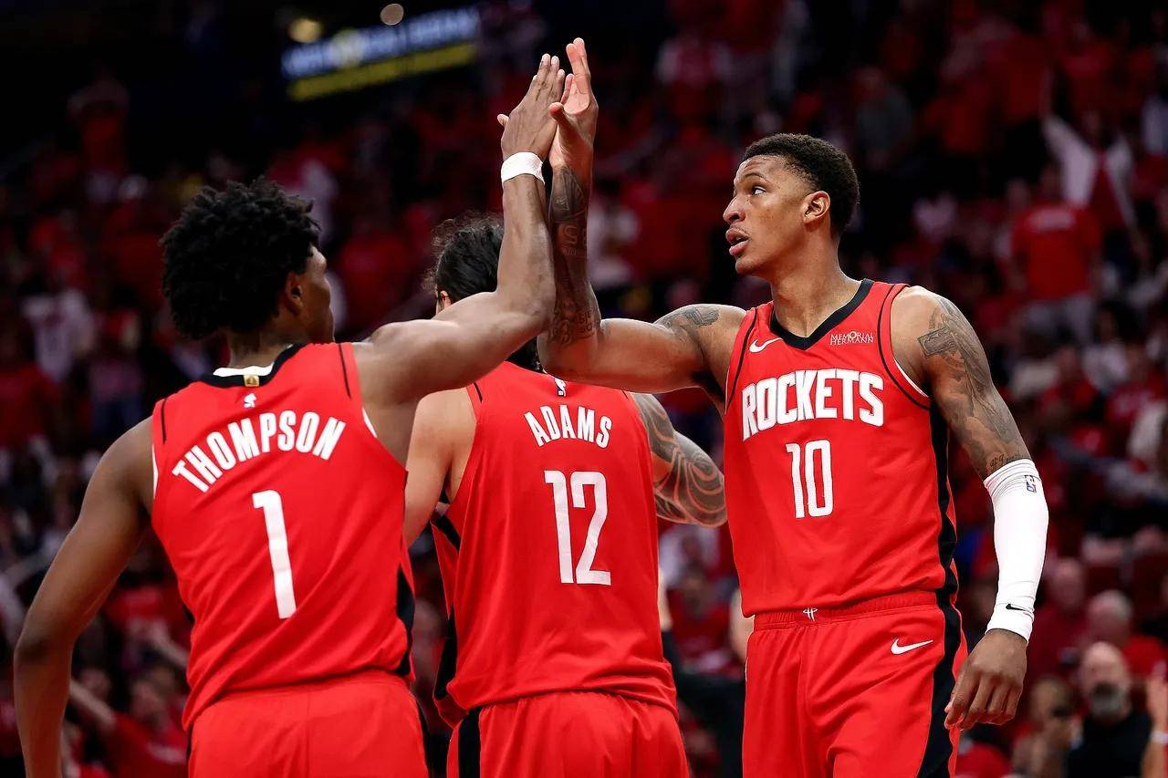 火箭惨败凯尔特人，球队危机重重