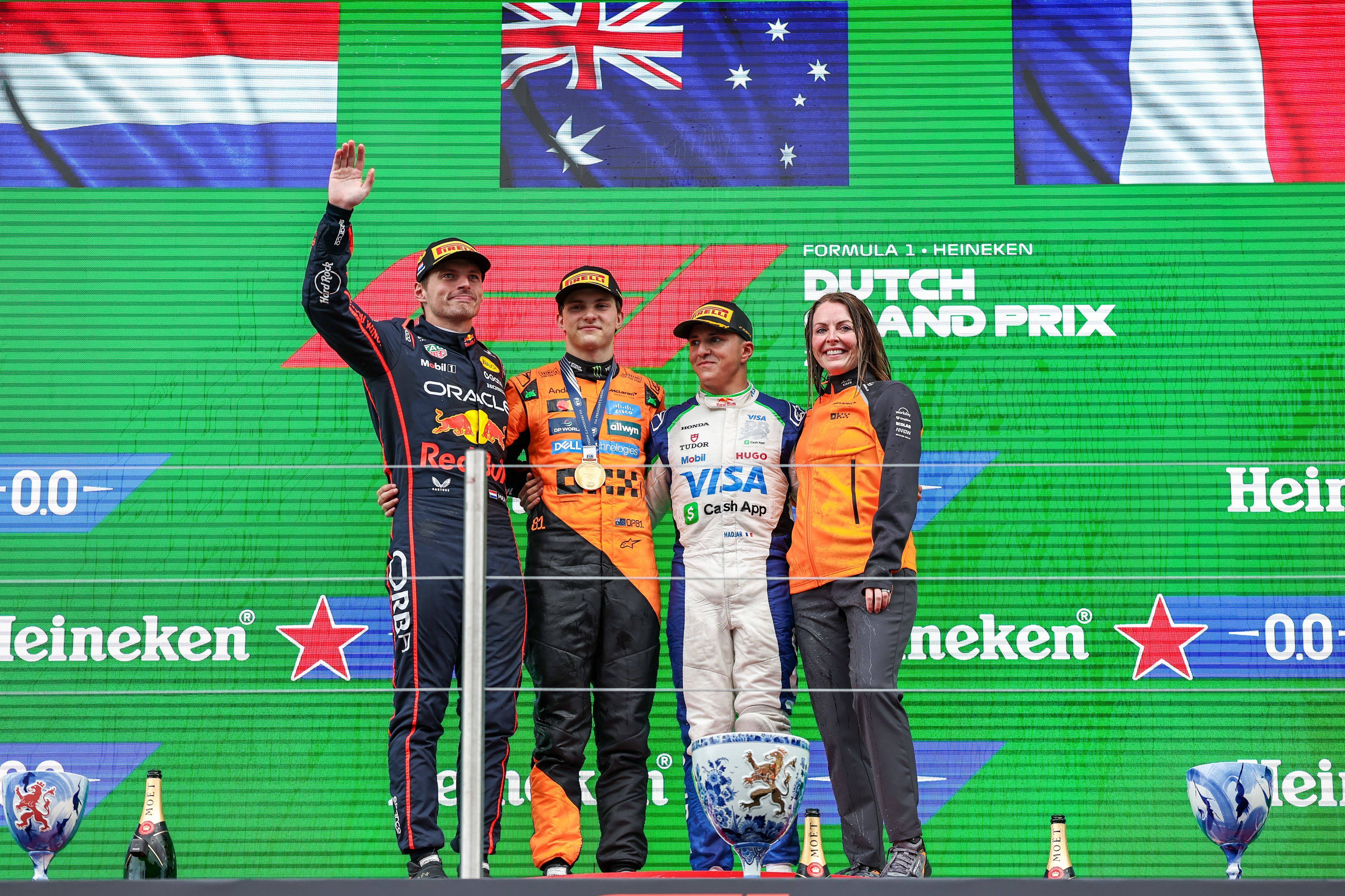 梅赛德斯翻盘迈凯伦，皮亚斯特里关键制胜