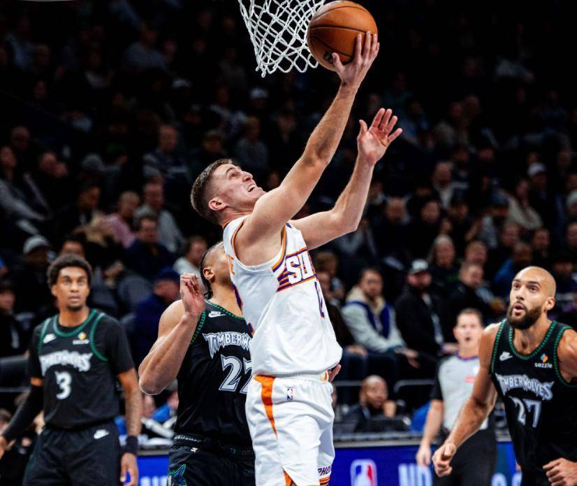 雷霆轻取独行侠，戈贝尔状态火热