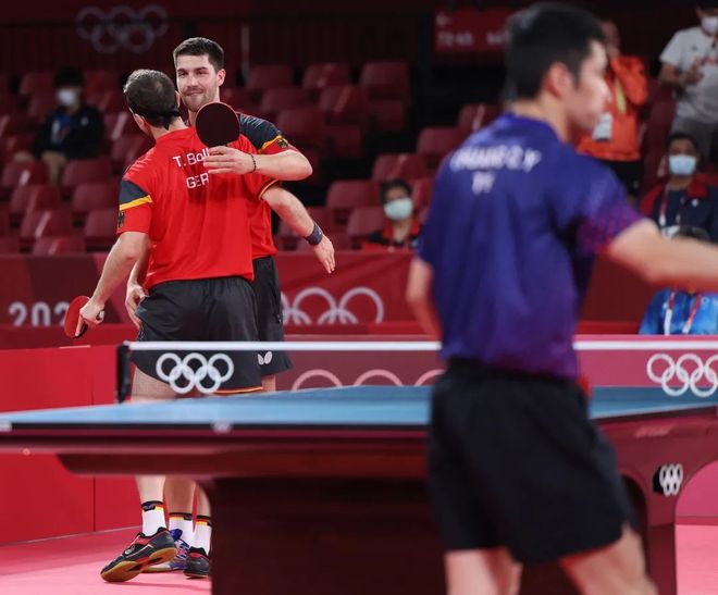 瑞典队翻盘英格兰队，奥恰洛夫带队取胜